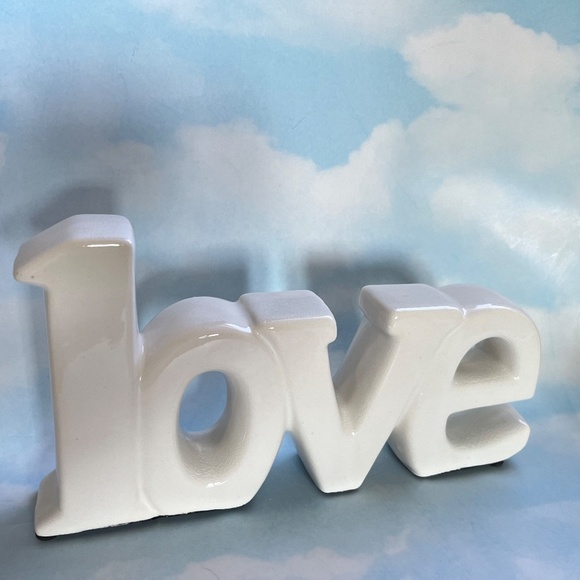 Ceramic Off-white l-o-v-e Letters Sign - Picture 5 of 9